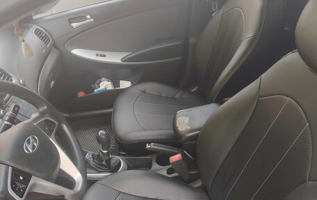 Hyundai Solaris II рестайлинг, 2014 год, 800 000 рублей, 11 фотография