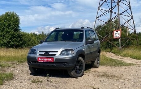 Chevrolet Niva I рестайлинг, 2018 год, 730 000 рублей, 1 фотография