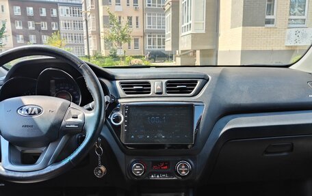 KIA Rio III рестайлинг, 2013 год, 800 000 рублей, 10 фотография
