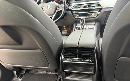 BMW 5 серия, 2019 год, 3 100 000 рублей, 13 фотография