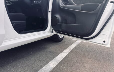 Toyota Vitz, 2019 год, 1 000 000 рублей, 18 фотография