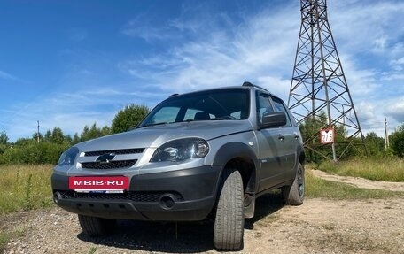 Chevrolet Niva I рестайлинг, 2018 год, 730 000 рублей, 5 фотография