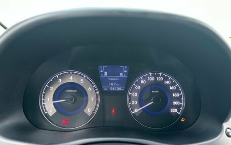 Hyundai Solaris II рестайлинг, 2011 год, 800 000 рублей, 9 фотография