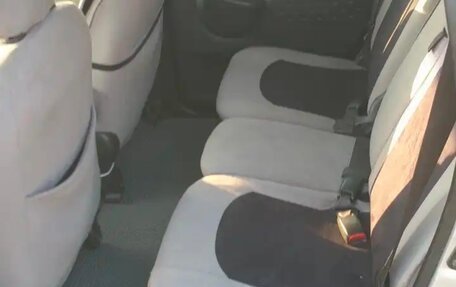 Toyota FunCargo, 2005 год, 485 000 рублей, 6 фотография