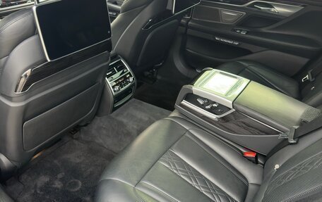 BMW 7 серия, 2015 год, 3 100 000 рублей, 11 фотография