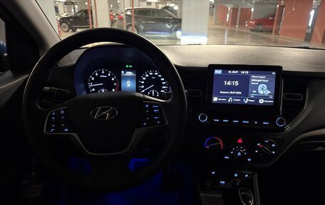 Hyundai Solaris II рестайлинг, 2021 год, 1 670 000 рублей, 18 фотография