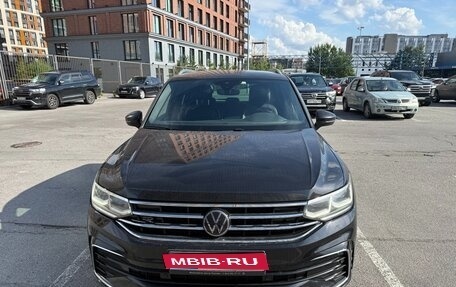 Volkswagen Tiguan II, 2021 год, 3 300 000 рублей, 1 фотография