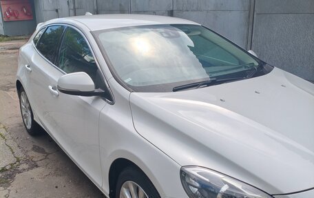 Volvo V40 II рестайлинг, 2016 год, 1 300 000 рублей, 3 фотография