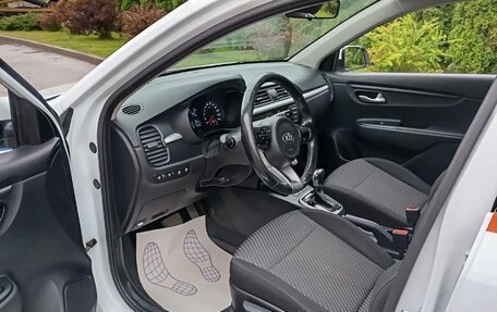 KIA Rio IV, 2018 год, 1 244 000 рублей, 10 фотография