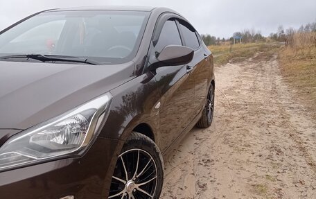 Hyundai Solaris II рестайлинг, 2014 год, 950 000 рублей, 3 фотография