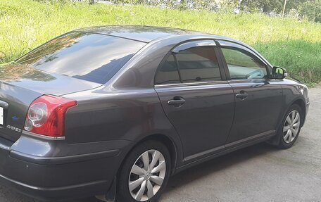 Toyota Avensis III рестайлинг, 2006 год, 900 000 рублей, 2 фотография