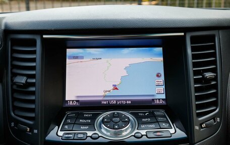 Infiniti QX70, 2014 год, 2 830 000 рублей, 19 фотография