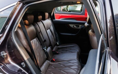 Infiniti QX70, 2014 год, 2 830 000 рублей, 10 фотография