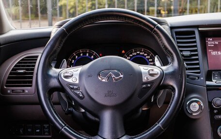 Infiniti QX70, 2014 год, 2 830 000 рублей, 15 фотография
