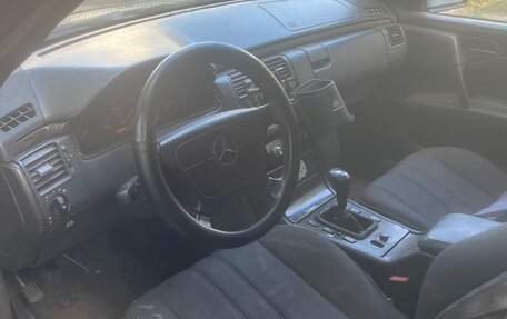 Mercedes-Benz E-Класс, 1996 год, 120 000 рублей, 9 фотография