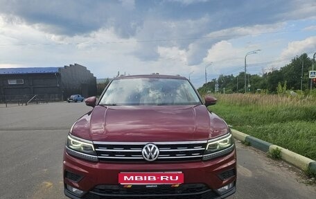 Volkswagen Tiguan II, 2018 год, 2 200 000 рублей, 1 фотография