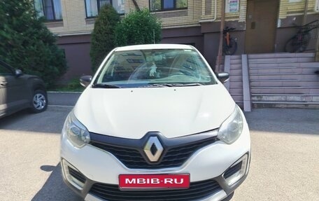 Renault Kaptur I рестайлинг, 2019 год, 1 200 000 рублей, 1 фотография