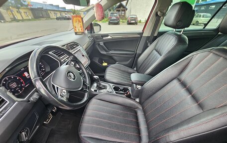 Volkswagen Tiguan II, 2018 год, 2 200 000 рублей, 7 фотография
