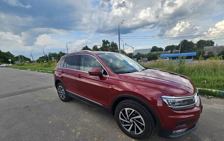 Volkswagen Tiguan II, 2018 год, 2 200 000 рублей, 2 фотография