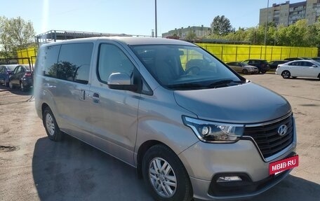 Hyundai H-1 II рестайлинг, 2018 год, 2 700 000 рублей, 2 фотография