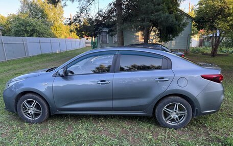 KIA Rio IV, 2018 год, 1 350 000 рублей, 2 фотография