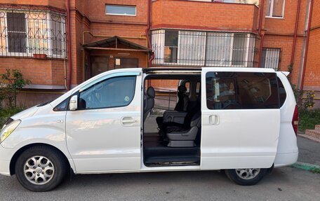Hyundai Grand Starex Grand Starex I рестайлинг 2, 2011 год, 1 415 000 рублей, 2 фотография