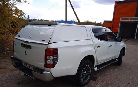 Mitsubishi L200 IV рестайлинг, 2021 год, 3 000 000 рублей, 6 фотография
