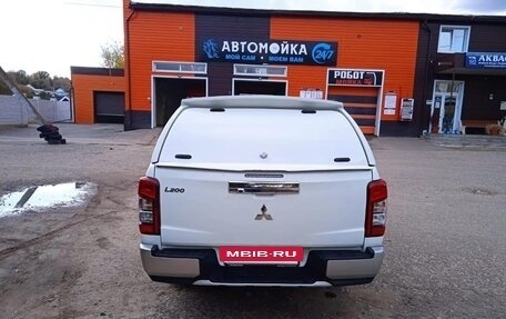 Mitsubishi L200 IV рестайлинг, 2021 год, 3 000 000 рублей, 7 фотография