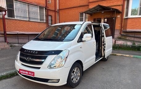 Hyundai Grand Starex Grand Starex I рестайлинг 2, 2011 год, 1 415 000 рублей, 3 фотография