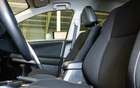 Toyota RAV4, 2015 год, 1 879 000 рублей, 9 фотография