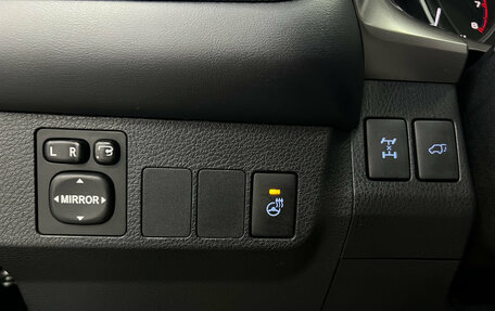 Toyota RAV4, 2018 год, 2 680 000 рублей, 9 фотография