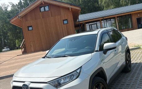 Toyota RAV4, 2020 год, 4 400 000 рублей, 3 фотография