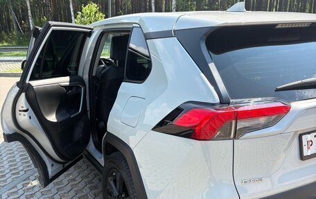 Toyota RAV4, 2020 год, 4 400 000 рублей, 7 фотография