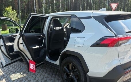 Toyota RAV4, 2020 год, 4 400 000 рублей, 5 фотография