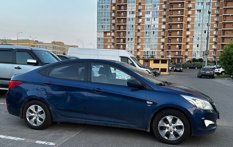 Hyundai Solaris II рестайлинг, 2015 год, 820 000 рублей, 2 фотография