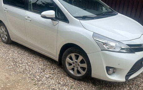 Toyota Verso I, 2014 год, 1 250 000 рублей, 2 фотография