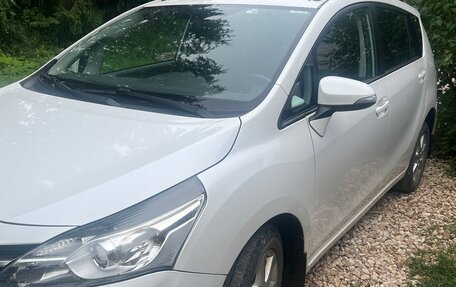 Toyota Verso I, 2014 год, 1 250 000 рублей, 3 фотография
