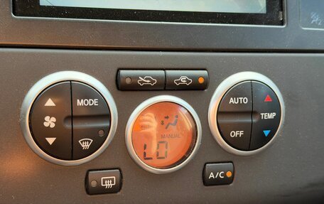 Nissan Tiida, 2011 год, 899 000 рублей, 24 фотография