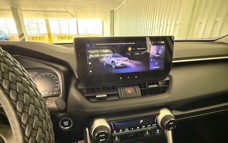 Toyota RAV4, 2025 год, 23 фотография