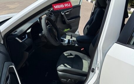 Toyota RAV4, 2025 год, 19 фотография