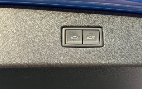 Volkswagen Tiguan II, 2019 год, 3 000 000 рублей, 23 фотография