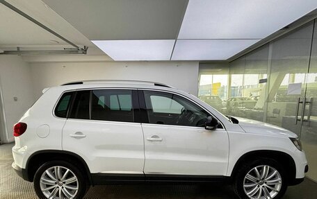 Volkswagen Tiguan I, 2015 год, 2 100 000 рублей, 5 фотография