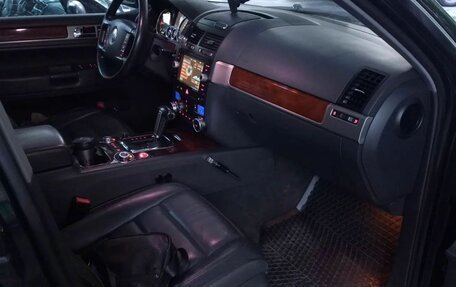 Volkswagen Touareg III, 2006 год, 900 000 рублей, 10 фотография
