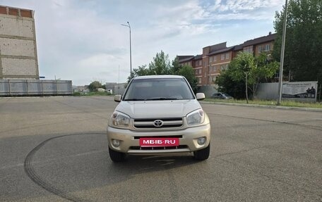 Toyota RAV4, 2003 год, 800 000 рублей, 2 фотография