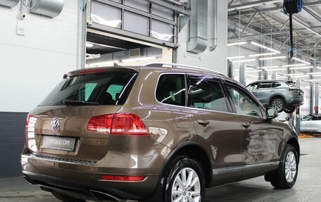 Volkswagen Touareg III, 2011 год, 1 630 000 рублей, 4 фотография
