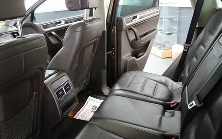 Volkswagen Touareg III, 2011 год, 1 630 000 рублей, 9 фотография