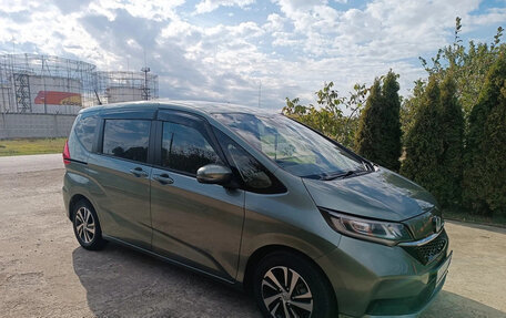 Honda Freed II, 2022 год, 1 420 000 рублей, 2 фотография