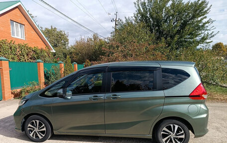 Honda Freed II, 2022 год, 1 420 000 рублей, 4 фотография