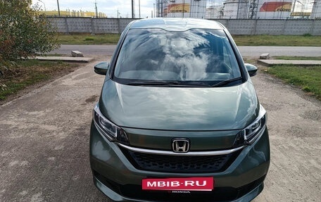 Honda Freed II, 2022 год, 1 420 000 рублей, 3 фотография