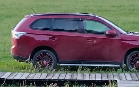Mitsubishi Outlander III рестайлинг 3, 2013 год, 1 350 000 рублей, 1 фотография